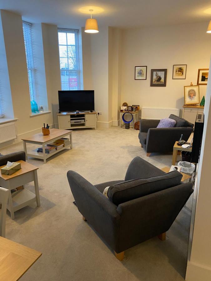 Chichester Luxury One Bed Apartment Bagian luar foto